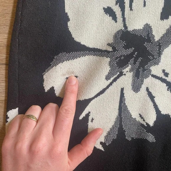 Calvin Klein Black and White Knit Dress 3/4 Sleeve Crew Neck - Picture 4 of 9